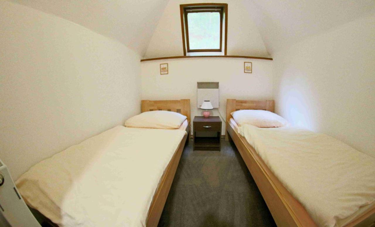 Hotel Koruna Karlštejn エクステリア 写真